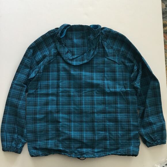 Patagonia Kids’ blue plaid nylon lightweight jacket - Picture 8 of 8